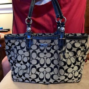 Coach monogram purse
